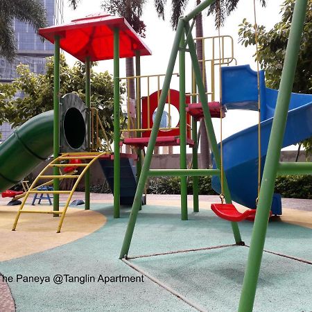 The Paneya @Tanglin Apartment Surabaya Kültér fotó